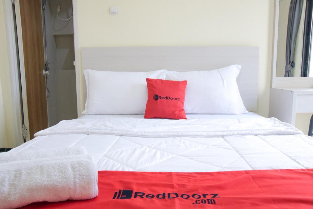 Reddoorz @ Genteng Surabaja Exteriér fotografie