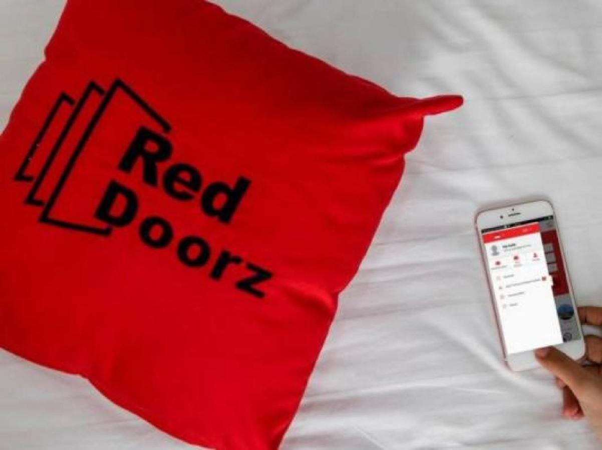 Reddoorz @ Genteng Surabaja Exteriér fotografie